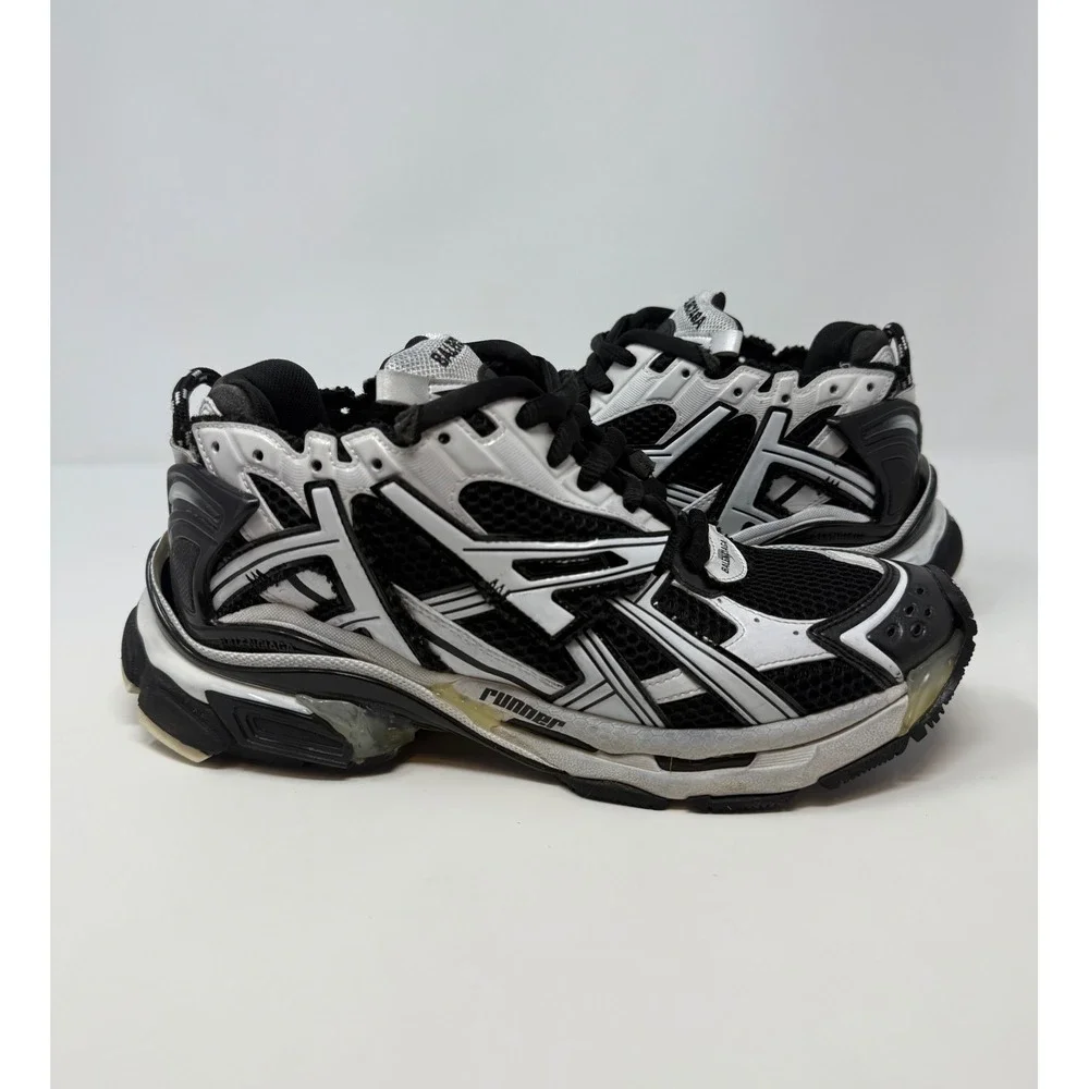 Balenciaga Runner Sneaker Black/White Size 8 US 41 EU